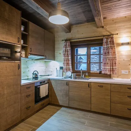 Chalet Drevenica Emilka, 5 Min Restauracia, Z Terasy Vyhlad Na Kralovu Holu A Polomske Ocko, Gril, Ohnisko, Kotlik